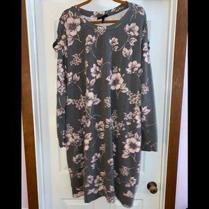 Sweater dress- grey floral